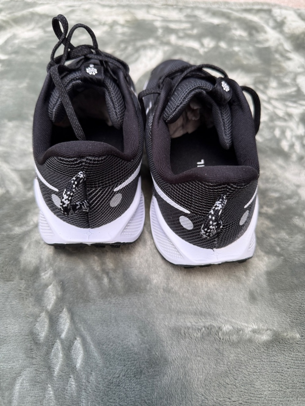 Nike Black and White Trail Running Sneakers - Picture 3 of 8